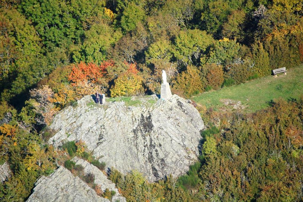 L'Ancien Relais De Poste*** Villa Saint-Dier-d'Auvergne ภายนอก รูปภาพ